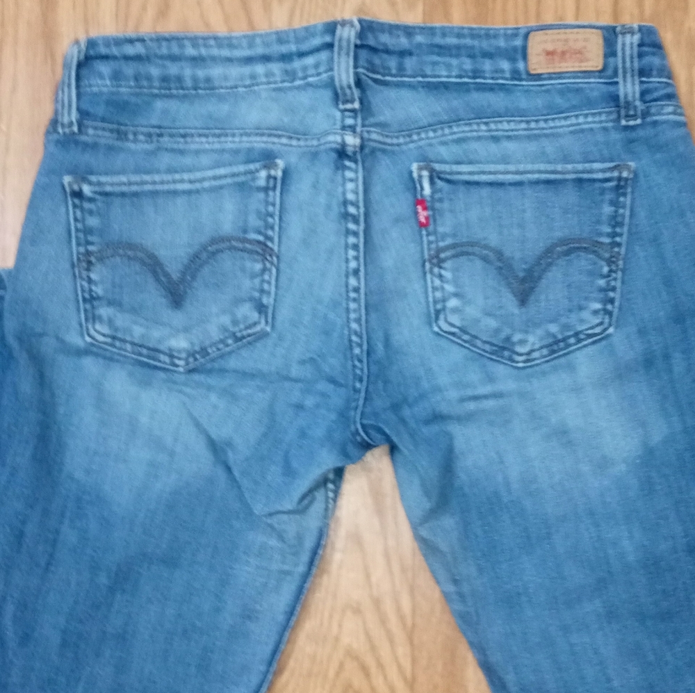 Jeans - Picture 2 of 3